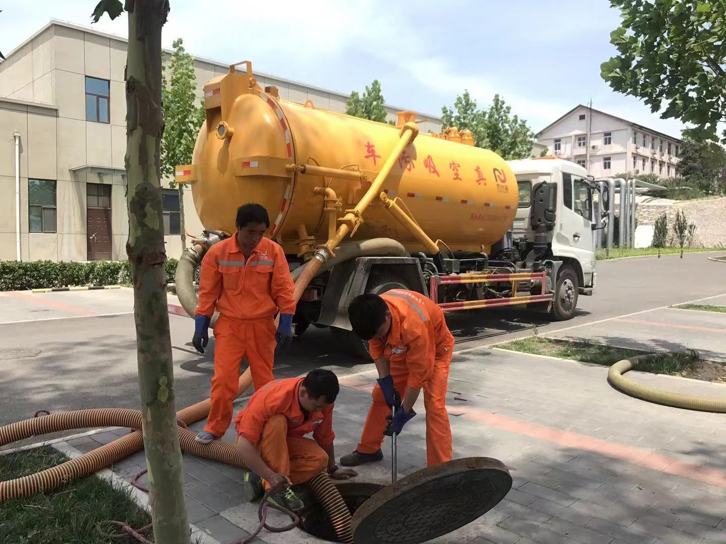 桂东化粪池清理与5-8吨吸粪车施工效率分析